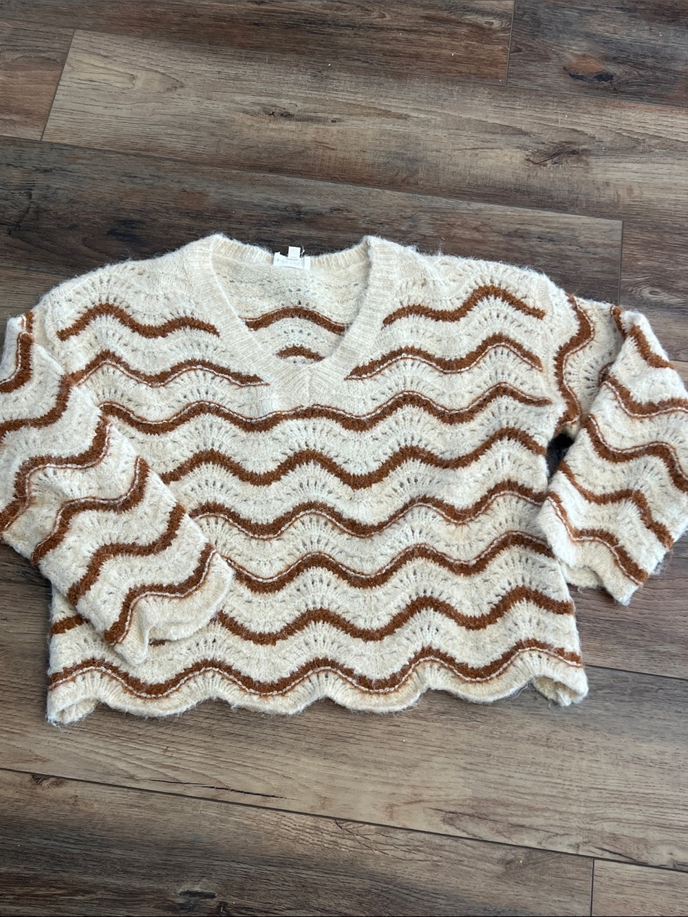 S BiBi Cream & Brown Wavy V-Neck Sweater lightweight